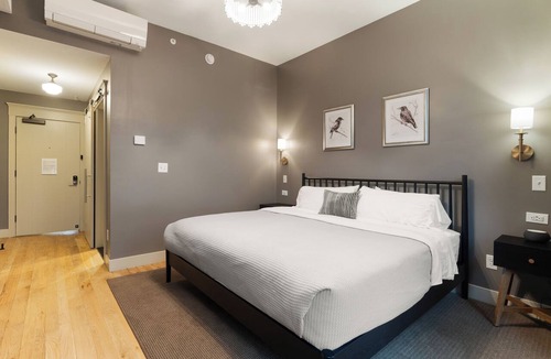 North Downtown Hotel | Boutique MicroHotel Room on Downtown Mall: The Townsman: Poe Room