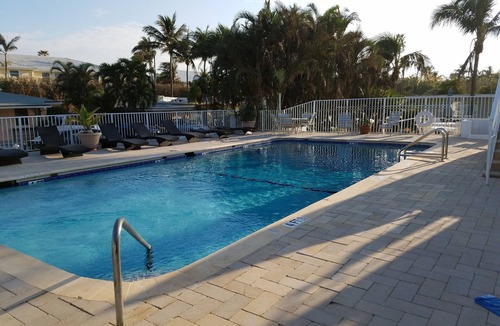 Ocean Ridge Apartment | Boutique Style Apartment in dream location with pool 200 meters from the beach CB 12