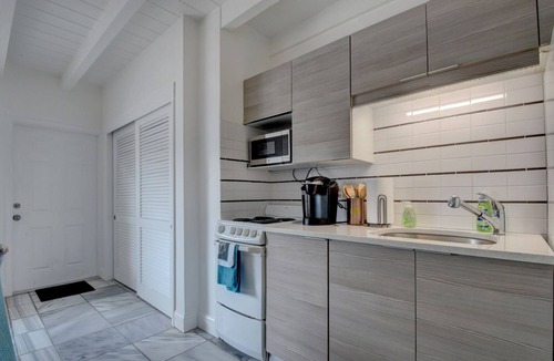 Ocean Ridge Condo | Boutique Style Apartment in dream location with pool 200 meters from the beach 6