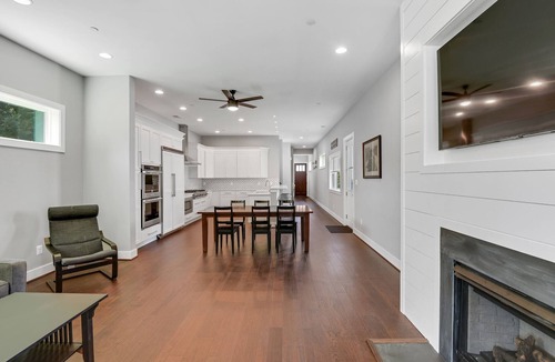 Annapolis House | Brand New.1.5 blocks to Westin. 1st floor bed & bath. Walkable Convenience