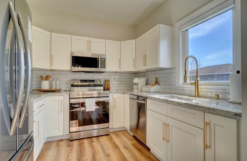 Willoughby Spit House | Brand New & Fully Renovated Luxury! 3 Min Walk From Your Peaceful Beach!