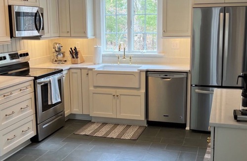 Katama House | BRAND NEW KITCHEN! CLOSE TO DOWNTOWN EDGARTOWN AND THE BEACH!