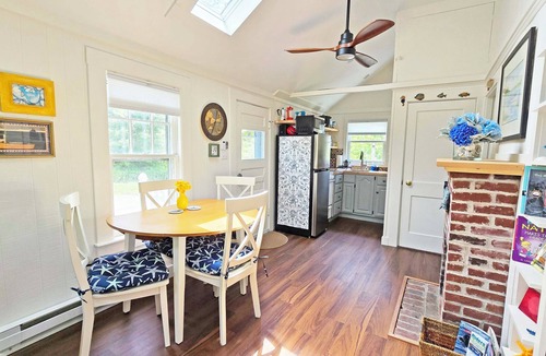 Wellfleet Cottage | BRAND NEW LISTING! 2BD Cottage-A/C, Deck, Enclosed Outdoor Shower, Walk to Burton Baker Beach