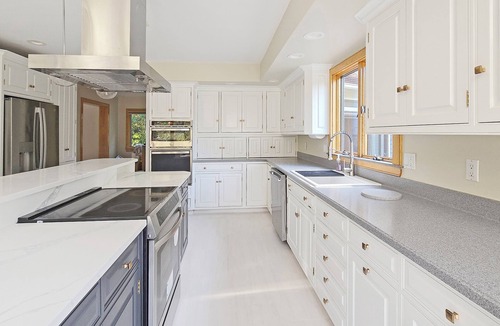 West Falmouth House | BRAND NEW LISTING! Spacious 3BD+ Home-A/C, Deck & Outdoor Shower, 0.5 mile to Old Silver Beach