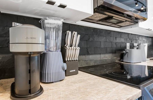 Fort Lauderdale Villa | Brand New Lux Private Retreat with Hot Tub - by HardRock,LasOlas,beach, airport