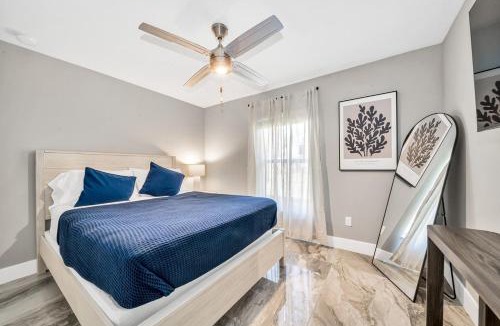 Jog Road House | Brand New Modern Villa - Fully Fenced Backyard