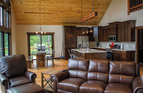 Coram Cabin | Brand New Mountain Chalet Cabin