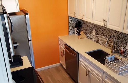 Anglesea Condo | Brand New Owner, Newly Renovated!