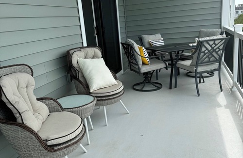 Wildwood Condo | Brand New Spacious 4-bedroom condo with Beautiful Bay view's Wildwood h WiFi, AC