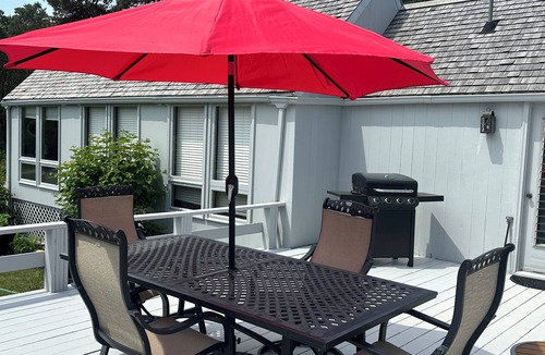 Oak Bluffs House | Breathtaking Waterviews with Private Beach - Harbour House with AC and Heat