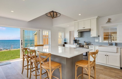 Brewster House | Brewster Beachfront Gem!
