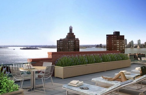Battery Park City Condo | Bright 1BR at Rector Place with Pool
