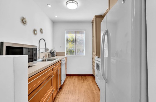 Bay Harbor Islands Apartment | Bright 1BR in Bay Harbor Islands near beach, Bal Harbour Shops, and dining
