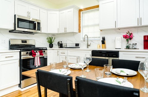 Codman Square Apartment | Bright 4BR Boston Summer Apt - Pet-Friendly - Near I-93 & Red Line 37-2