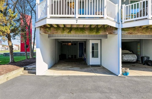 Bethany Beach Apartment | Bright 4BR Townhome w/Balcony | Near the Ocean!
