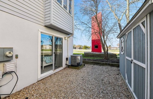 Bethany Beach Apartment | Bright 4BR Townhome w/Balcony | Near the Ocean!