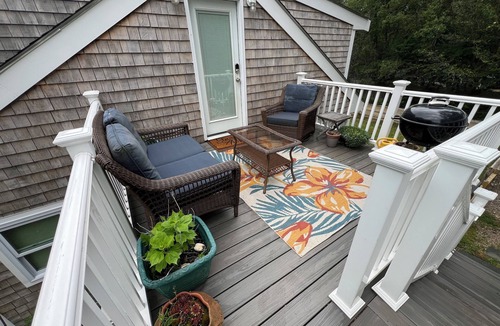 West Tisbury Apartment | Bright clean apartment w/free use of car w/private beach sticker. Pet friendly!