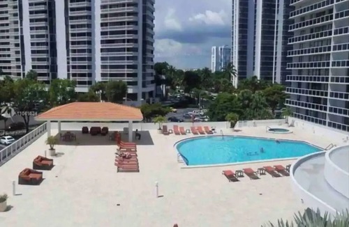 Aventura Apartment | Bright Condominium in great South Florida location