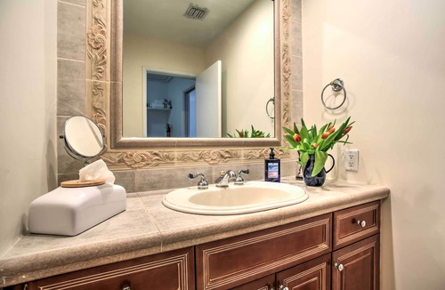 Barrier Island House | Bright Fort Lauderdale Beach Home w/ Private Pool!