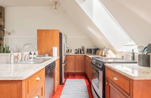 Greenwich Village Apartment | Bright Greenwich Village Loft w/Private Rooftop & City View