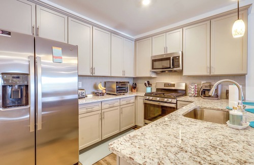 Rehoboth Beach Condo | Bright Lewes Condo w/Balcony, 7 Mi to Beach!
