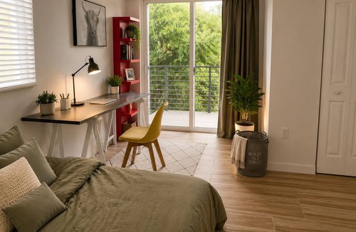 Southwest Coconut Grove House | Bright Modern Room w/ Balcony Access