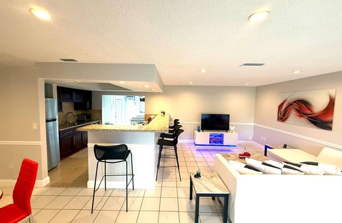Sunrise House | Bright & Spacious Sunrise 3 Bedroom Retreat