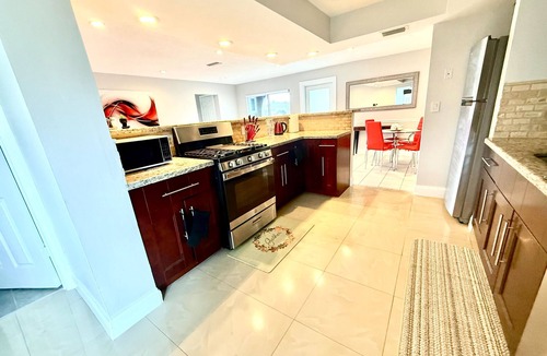 Sunrise House | Bright & Spacious Sunrise 3 Bedroom Retreat