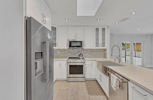 South Lake Villa | Bright & Spacious Villa in Hollywood ★ 3BR/2BA ★ Heated Pool ★Walk to Beach