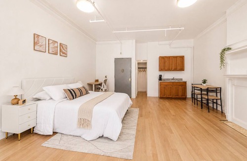 Washington Heights Apartment | Bright Uptown Manhattan Studio Near Subway and Dining