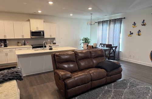 Midlothian House | Brilliant 3-bedroom townhome with AC in Chesterfield