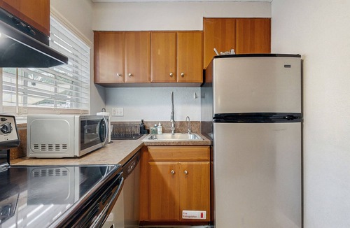 Middle River Terrace House | Bring the Whole Crew- Spacious Fort Lauderdale Duplex w/yard
