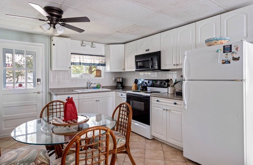 Broadkill Beach House | Broadkill Beach House- Dog Friendly! Sleeps 13