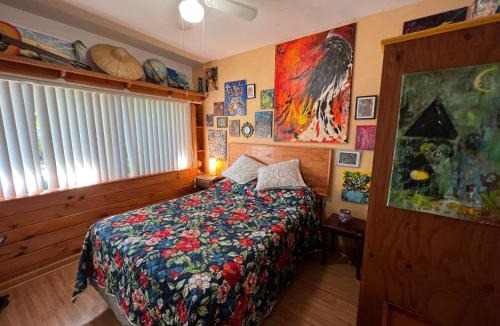 Cutler Bay House | Bungalow Oasis Central Location from Miami to Keys, Pets Welcome, Yard,Terrace, Free Fast WiFi & Cable