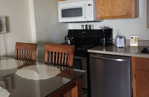 Snowshoe Condo | Bunny Bungalow In Silver Creek Lodge - 2BR, WiFi, Cable, Ski In/Out, Weekly Rate