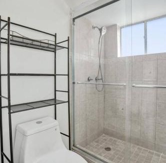 Hollywood House | By Hard Rock Guitar Hotel casino 7 min walk