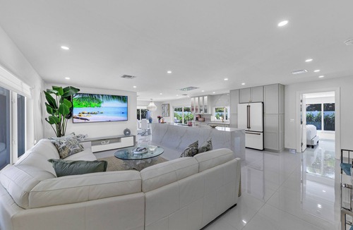 Lauderdale-by-the-Sea House | BY THE SEA VACATION VILLAS 5 STAR ATLANTIS 3/3.5 PRIVATE POOL STEPS TO BEACH