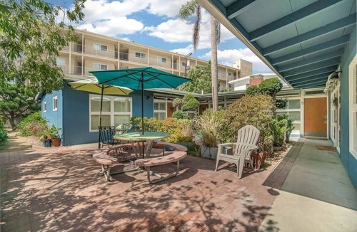 South Redondo Apartment | #C 1-level, 2Bd, 1Block to Beach, Esplanade, Shops