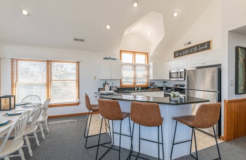 Pine Island House | C6022 Tranquility. Pet Friendly, Hot Tub, Community 2 Pools/Tennis/Playground