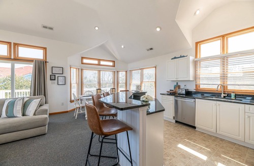 Pine Island House | C6022 Tranquility. Pet Friendly, Hot Tub, Community 2 Pools/Tennis/Playground