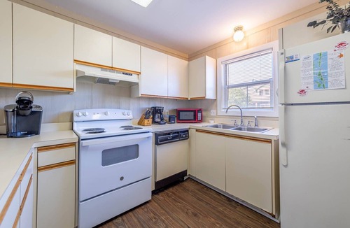 Ocean Sands Condo | C7750 Abby's Overlook. Corolla, Oceanside 2 BR Condo, Community Pool, Tennis!