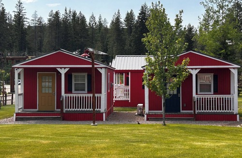 Coram Cabin | Cabin #6 | 10 Min to Glacier Park Entrance, Minutes to Glacier Park!