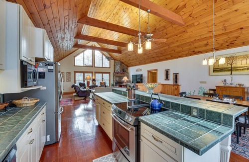 Edray Cabin | Cabin w/Hot Tub and WiFi: 4 Mi to Snowshoe Resort