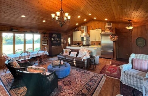 Westover House | Cabin Wildlife Hiking Fishing Kayaking Boating