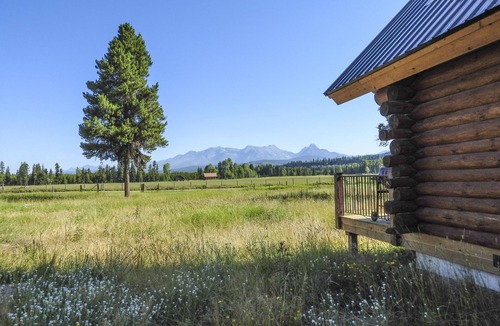 Polebridge Cabin | Cabins At Hay Creek Gorgeous Log Cabin Stunning Views of Glacier National Park