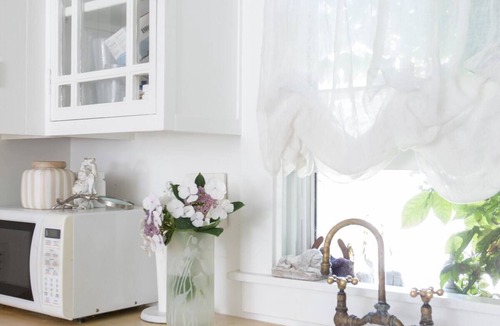 Venice House | California Dreaming! Elegant White Cottage, Venice Beach Happy holidays here!