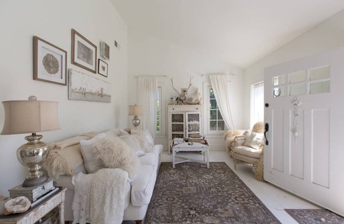 Venice House | California Dreaming! Elegant White Cottage, Venice Beach Happy holidays here!