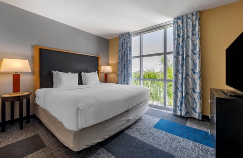 Dania Beach Hotel | Cambria Hotel Ft Lauderdale, Airport South & Cruise Port