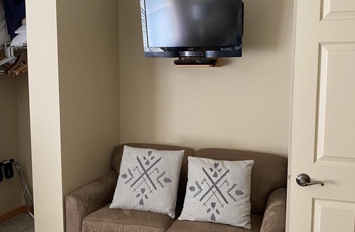 Edray House | Camp 4 #7: 2 Bedrooms, 2.5 Baths: Slope Side, Gas Fireplace.