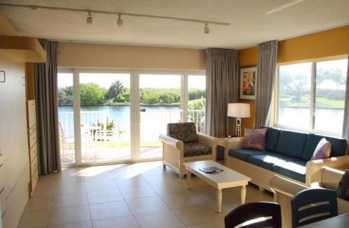 Pompano Beach Resort | Canada House Pompano Beach